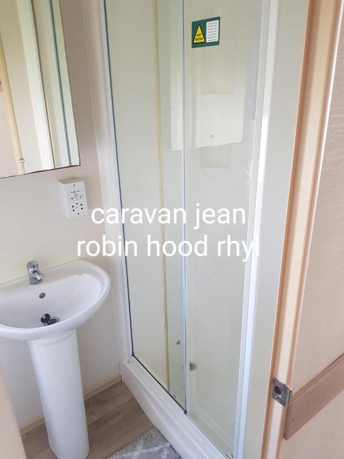 Large 3 Bedroom Rhyl Exterior photo